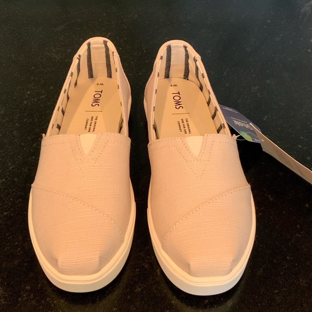 TOMS Women's Canvas Slip-On Size 8 Natural Heritage Canvas Cupsole NEW